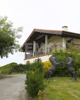 Casa Unifamiliar en parcela de 11000m2 Terreno. Magníficas Vistas
