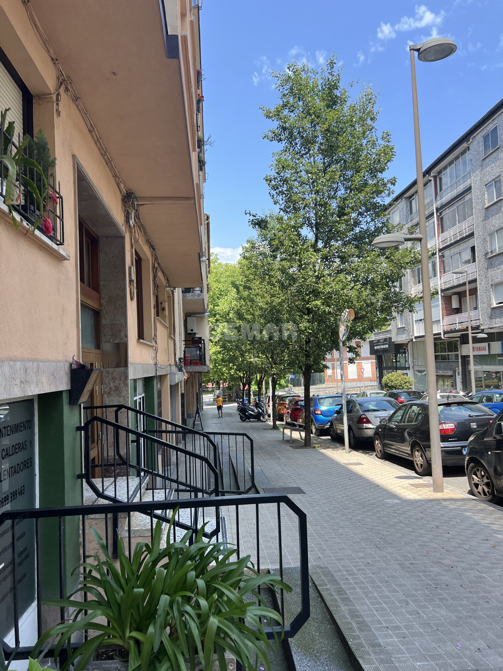 Venta de piso con balcón para entrar a vivir en Pinar-Anzarán Venta de piso con balcón para entrar a vivir en Pinar-Anzarán