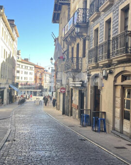 Junto al Ayuntamiento, orientada al sur y con Terraza