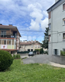 Oportunidad, zona de institutos.- Actualiza vivienda exterior